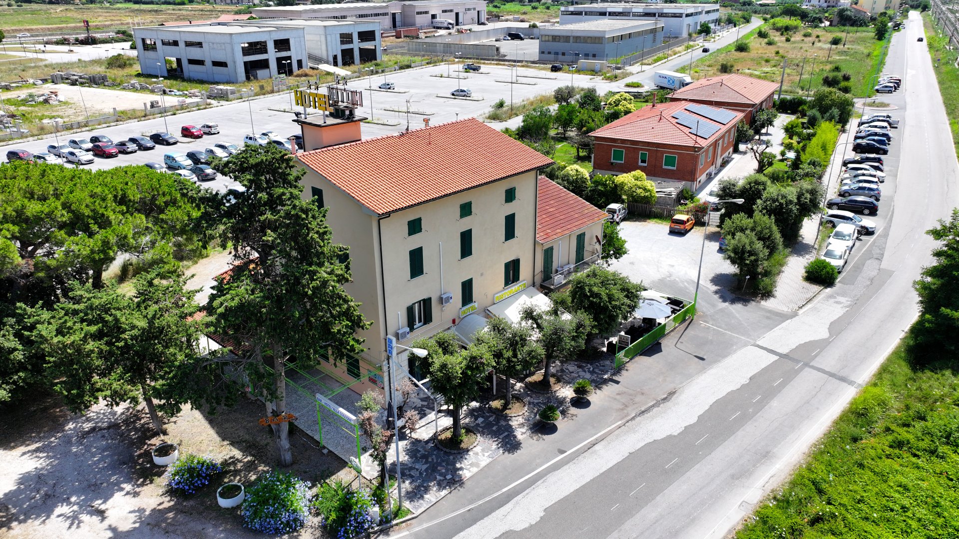 The Flash Hotel - Campiglia Marittima